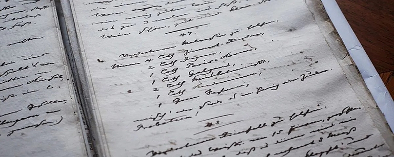 Historisches Schriftstück mit handschriftlichen Aufzeichnungen zum ersten Glühweinrezept Deutschlands von 1834 aus Sachsen von Raugraf August von Wackerbarth