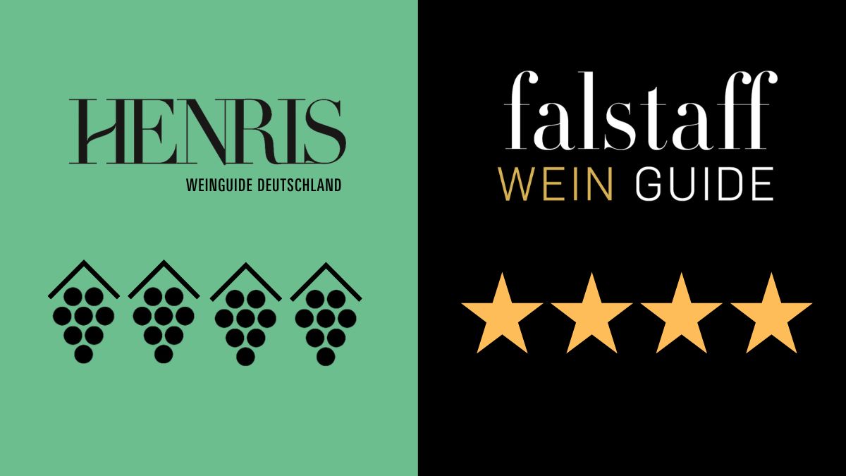 Auszeichnungen für Schloss Wackerbarth im VINUM Weinguide Deutschland und Falstaff Weinguide mit jeweils vier Sternen beziehungsweise vier Trauben..